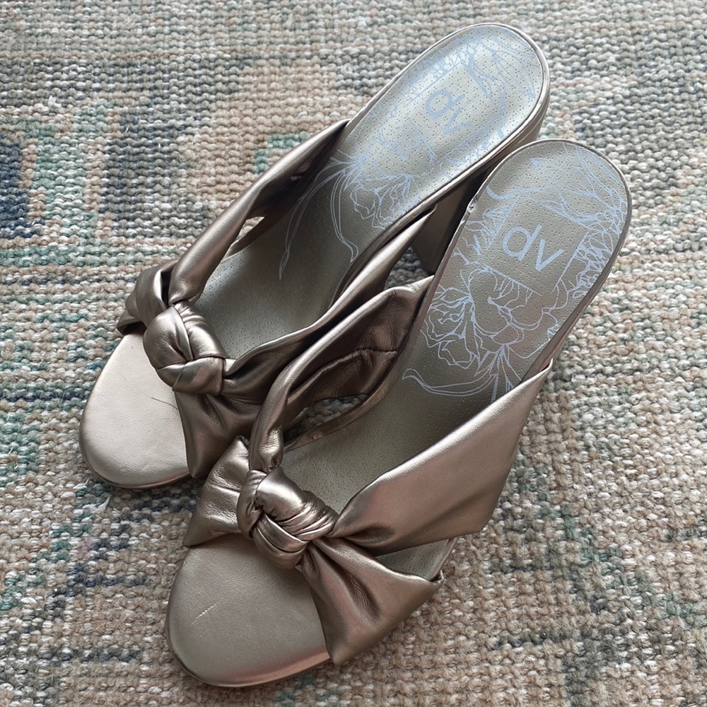 Gold Dolce Vita heels 9